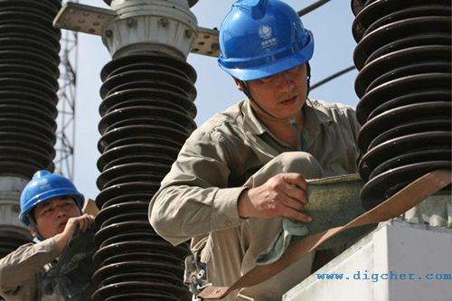變電所隔離開(kāi)關(guān)觸頭人工清洗
